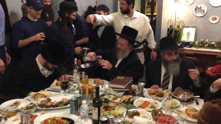 תמונת היום • האדמו"ר שנתקע בשלג, התוועד עם חב"ד באודסה